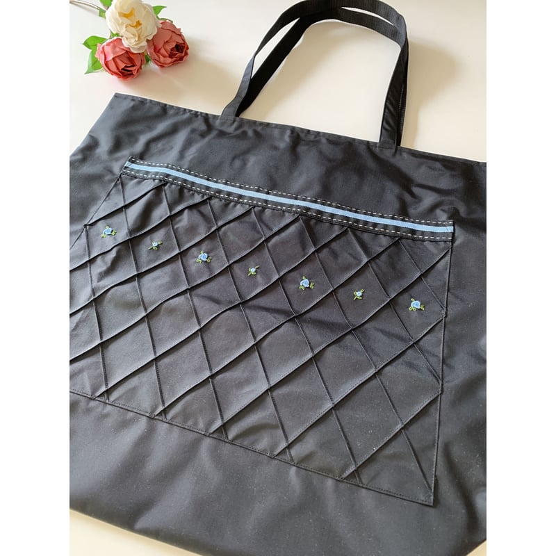 ナイロンバッグ 黒 ダイヤピンタック ブルー | Shichiri（七里久美子）