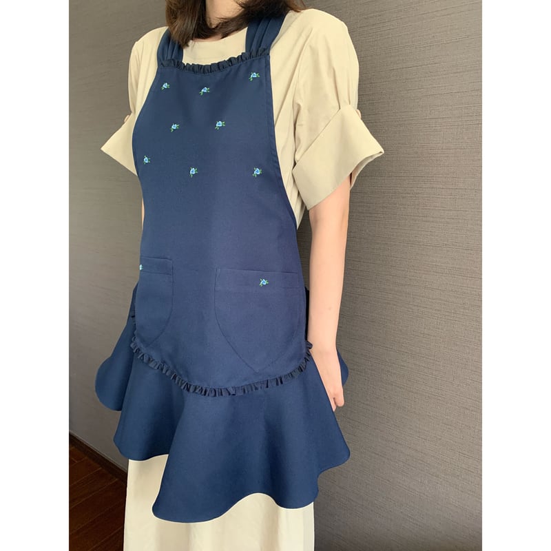 大人フリルエプロン ベージュ L | Shichiri（七里久美子）