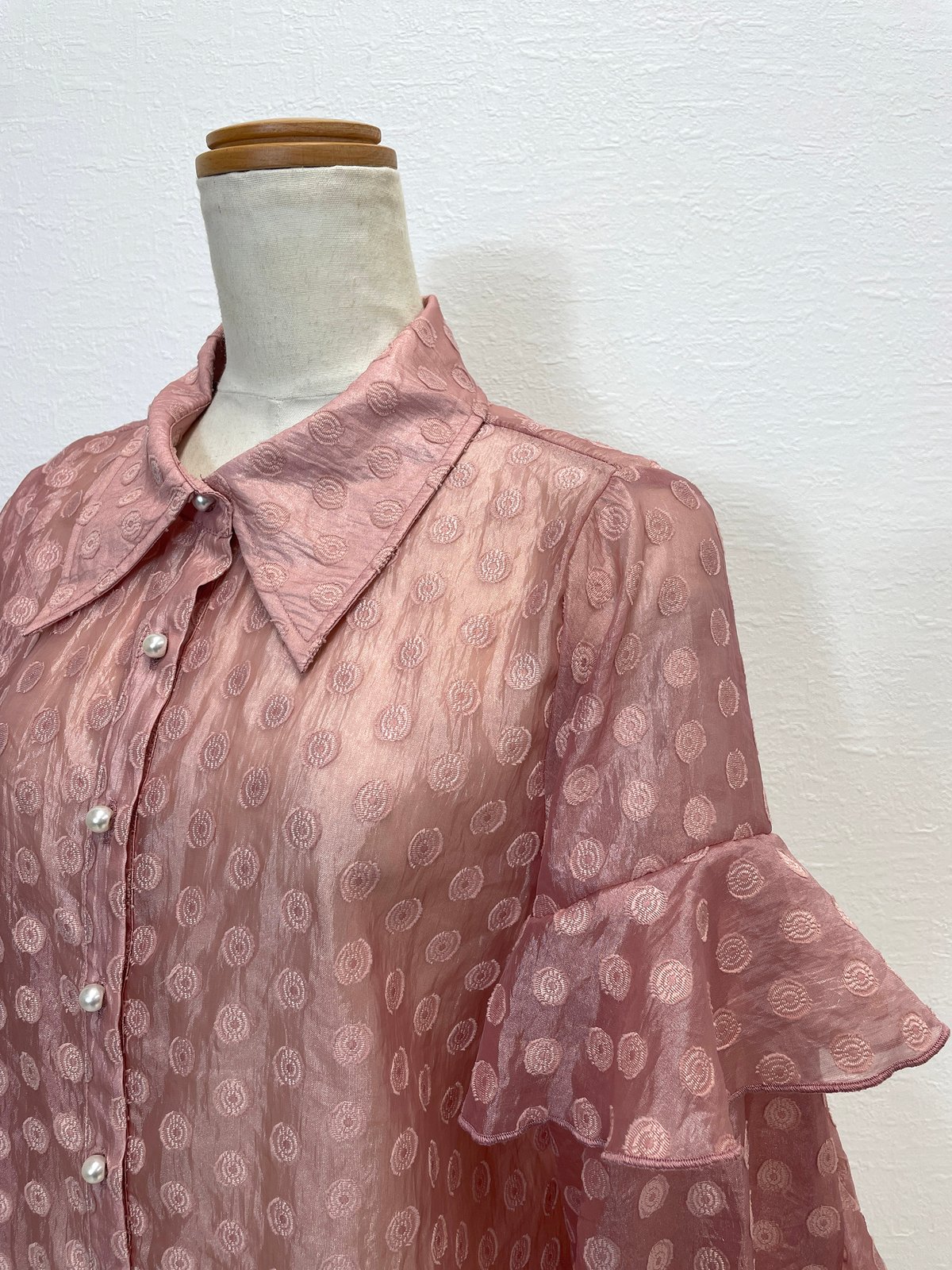 ドット ジャカード オーガンジー フリルスリーブ シアーシャツ CH_hdmn