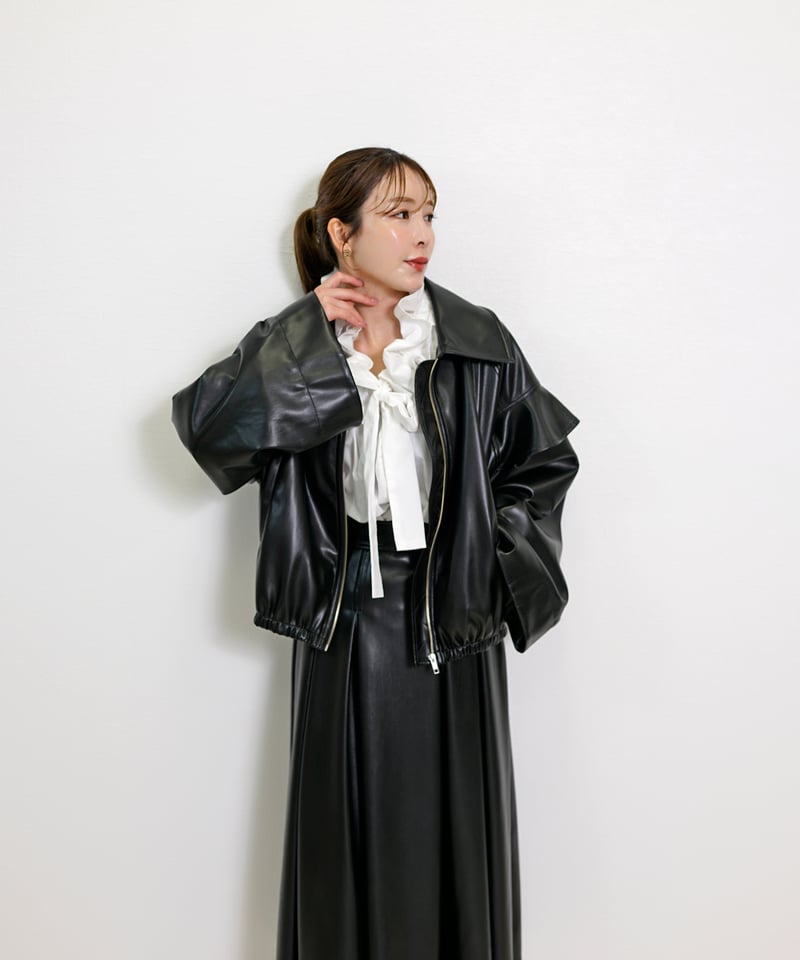 フリルスリーブ付きレザージャケット 2025AW新作】 フェイクレザー ステンカラー フリルスリーブ ジャケット