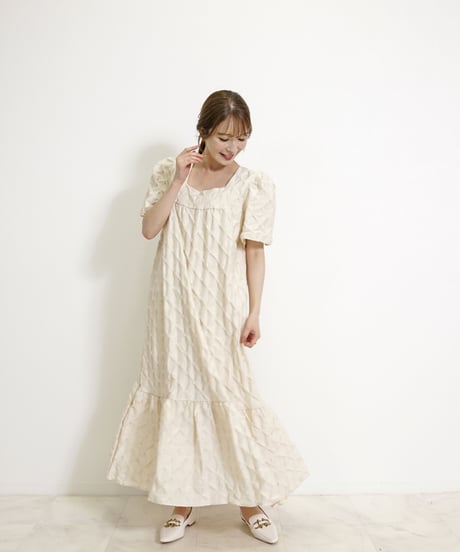 スクエアネックシュリンクオーバーワンピース CH_hdmn Pour Les Femmes