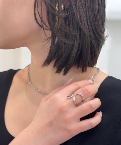 TIGRIS | smooth curve ring