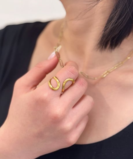 TIGRIS | smooth curve ring
