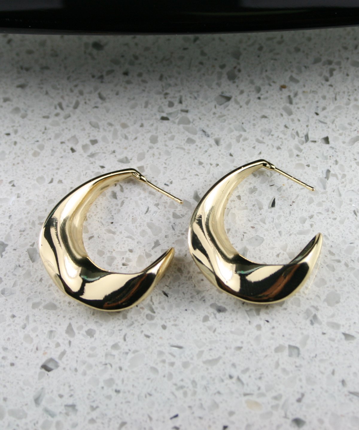 【HEYMAEVE】Emma Harperピアス Emma Harper Earrings – HEYMAEVE