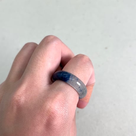 デュモルチェライトインクォーツのリング