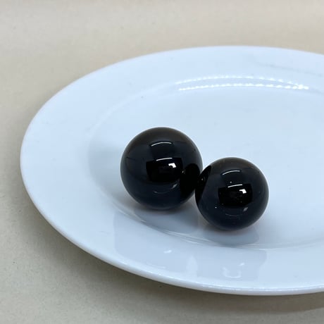 チベット産モリオンのスフィア（丸玉）鑑別済