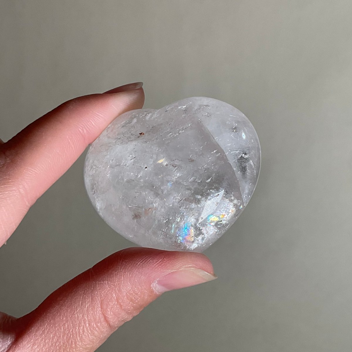 ブラジル産 虹入り ハイグレード クリアクォーツ 水晶 アステロイド スタンド付 ブラジル産虹入りクォーツハート | 仲沢商店