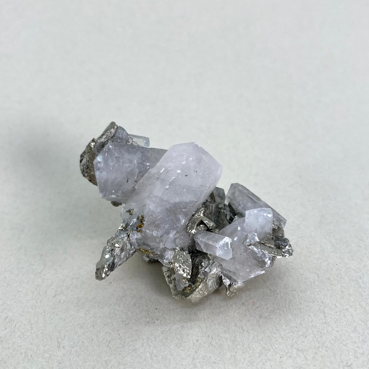 クォーツ パイライト ガレナ 3種共生クラスター クォーツ パイライト