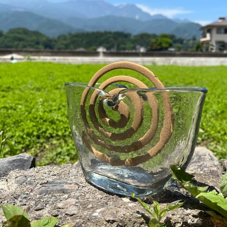 ガラスの蚊取り線香ホルダー