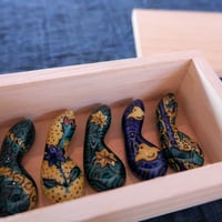 青手箸置（５個１組　桐箱付き）