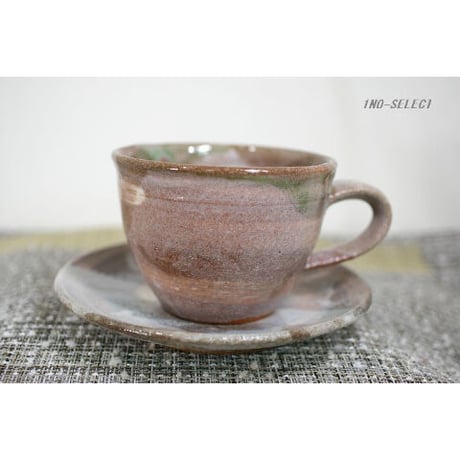 刷毛目とパステル釉のカップ＆ソーサー　２