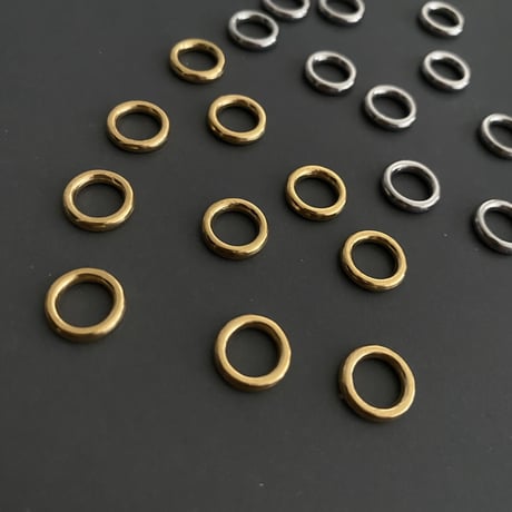 [ 4pcs ] SS 10mm サークル リング [ ゴールド / シルバー ] シームレス サージカルステンレス チャーム メタル リングパーツ p-2119255