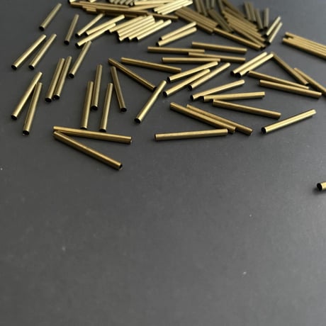 [ 10pcs ] 真鍮 デザインパーツ 20mm チューブ ビーズ 直パイプ 金古美 ブラス メタル パーツ tp-10086