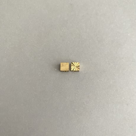 [ 4pcs ] 真鍮 デザインパーツ 5mm スクエア ラジアルカット スペーサー ブラス チャーム メタル パーツ tp-10074