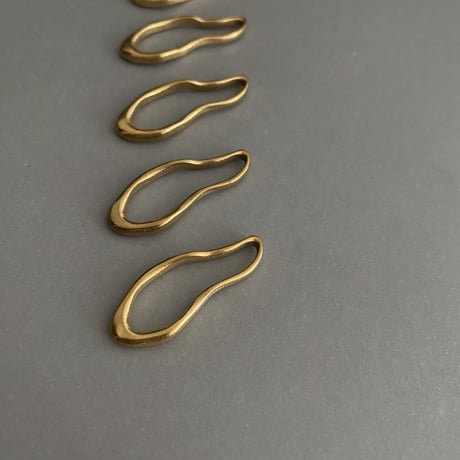 [ 1pcs ] ステンレス Mサイズ 31mm [ ゴールド シルバー ] メタル リングパーツ 変形 ナチュラルドロップ コネクター トップ チャーム ペンダント p-2119236