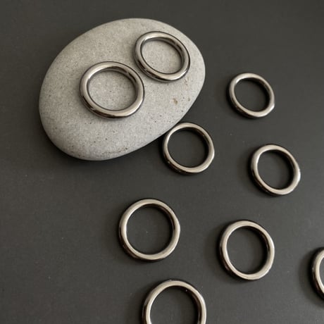 [ 4pcs ] LL 20mm サークル リング [ ゴールド / シルバー ] シームレス サージカルステンレス チャーム メタル リングパーツ p-2119259