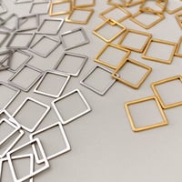 [ 4pcs ] 12mm スライス スクエア [ ゴールド / シルバー ] サージカルステンレス デザインパーツ 小 四角形 チャーム メタル パーツ p-2119277