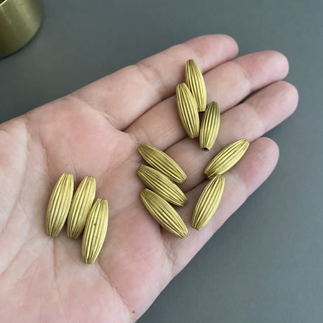 [ 4pcs ] 真鍮 デザインパーツ 20mm ビーズ オーバル チューブ ロング ブラス チャーム メタル パーツ tp-10088