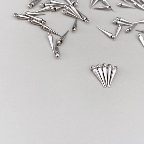 [ 10pcs ] スパイク SS 10mm × 2mm [ シルバー ] コーン カン付き サージカルステンレス パーツ チャーム トゲ 角 p-2119273s