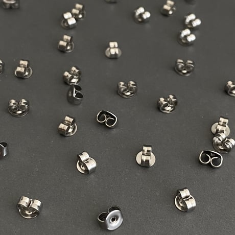 [ 20個 ] 316L ピアス キャッチ 5mm サージカルステンレス パーツ p-2119132