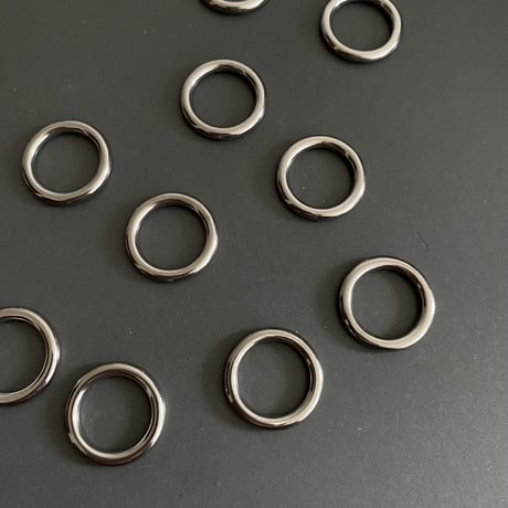 [ 4pcs ] LL 20mm サークル リング [ ゴールド / シルバー ] シームレス サージカルステンレス チャーム メタル リングパーツ p-2119259