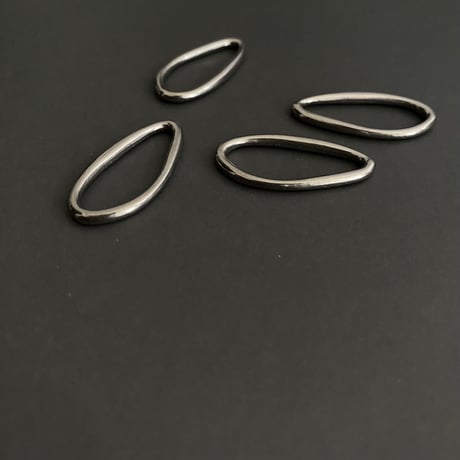 [ 1pcs ] 3cm Mサイズ メタル リングパーツ ゴールド サージカルステンレス 変形 ナチュラルドロップ チャーム p-2119242