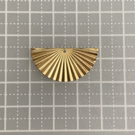 [ 4pcs ] 真鍮 デザインパーツ デザイン半円 ストライプ ワンホール ブラス チャーム メタル パーツ tp-10066