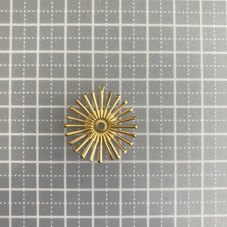 [ 4pcs ] 真鍮 デザインパーツ 28mm フラワー 太陽 花 モチーフ プレート ブラス チャーム メタル パーツ tp-10083