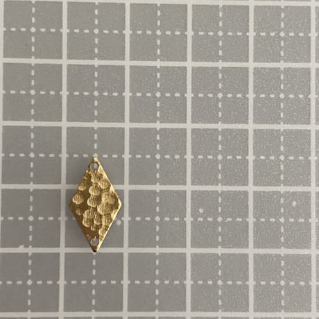 [ 4pcs ] 真鍮 デザインパーツ 15mm ダイヤ ハンマード 菱形 ダブルホール ジョイント ブラス チャーム メタル tp-10078