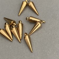 [ 2pcs ] スパイク S 12mm × 4mm コーン カン付き サージカルステンレス パーツ チャーム トゲ 角 パール p-2119272