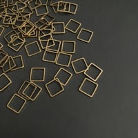 [ 10pcs ] 真鍮 10mm スライス スクエア デザインパーツ 小 四角形 ブラス チャーム メタル パーツ tp-10101