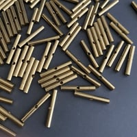 [ 4pcs ] 真鍮 デザインパーツ 20mm シリンダー 穴あき 円柱 パイプ スティック ブラス チャーム メタル パーツ tp-10092