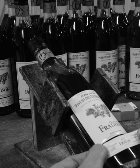 Domaine FRADON Extra Vieux Pineau des Charentes pour BAR DORAS 216本限定 (500ml/17.5%vol)