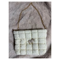 ふわふわバッグ　横向きヒツジホワイト
