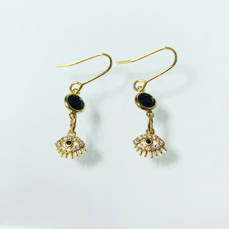 チビ目玉ピアス