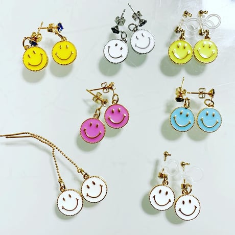 まんまるちゃんピアス　シルバーホワイト