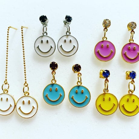 まんまるちゃんピアス　シルバーホワイト