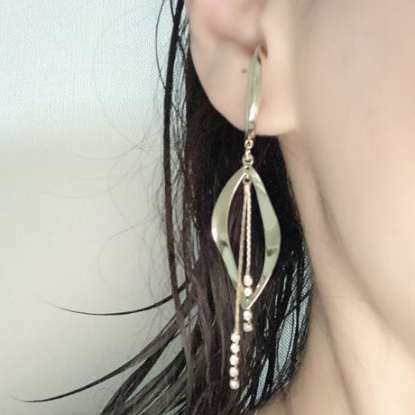 つけているととにかく褒められるイヤーカフ