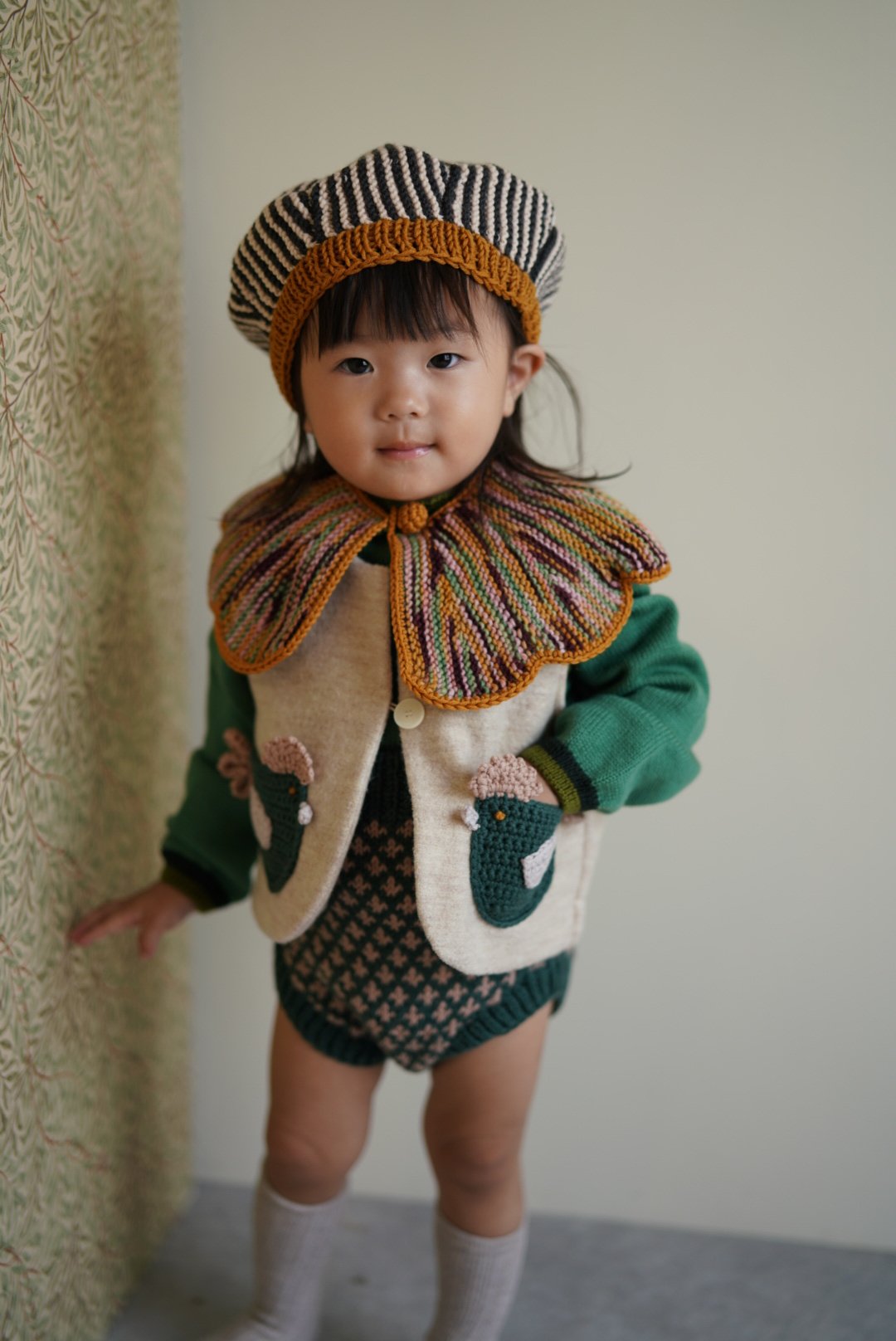 カリンカキッズ　上12m-18m 下18m-24m Kalinka] Edmund Shorts | Pine/Rose Quartz | Ro