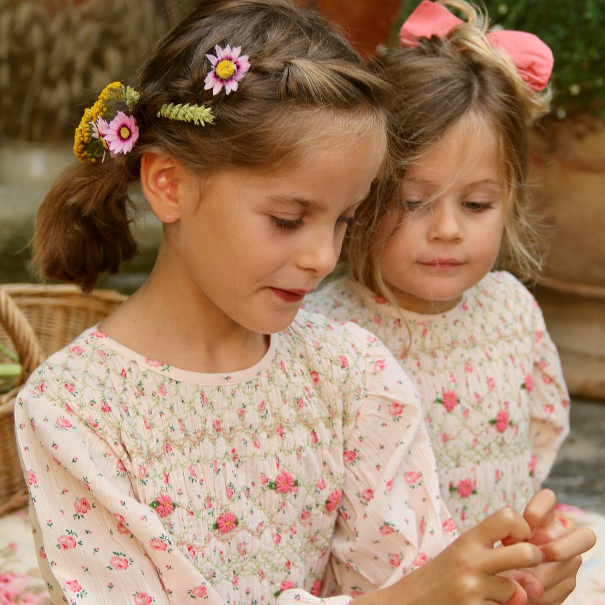 レア韓国限定 bonjour diary handsmocks blouse レア韓国限定 bonjour diary handsmocks blouse