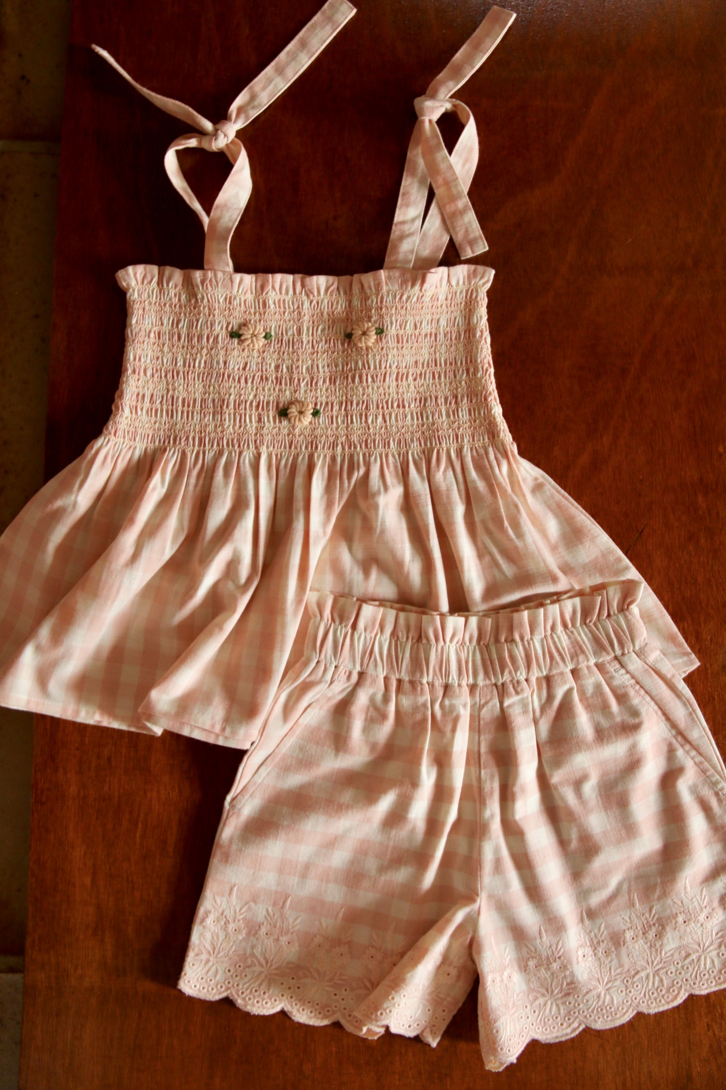 BONJOUR DIARY] Embroidered short & top set |