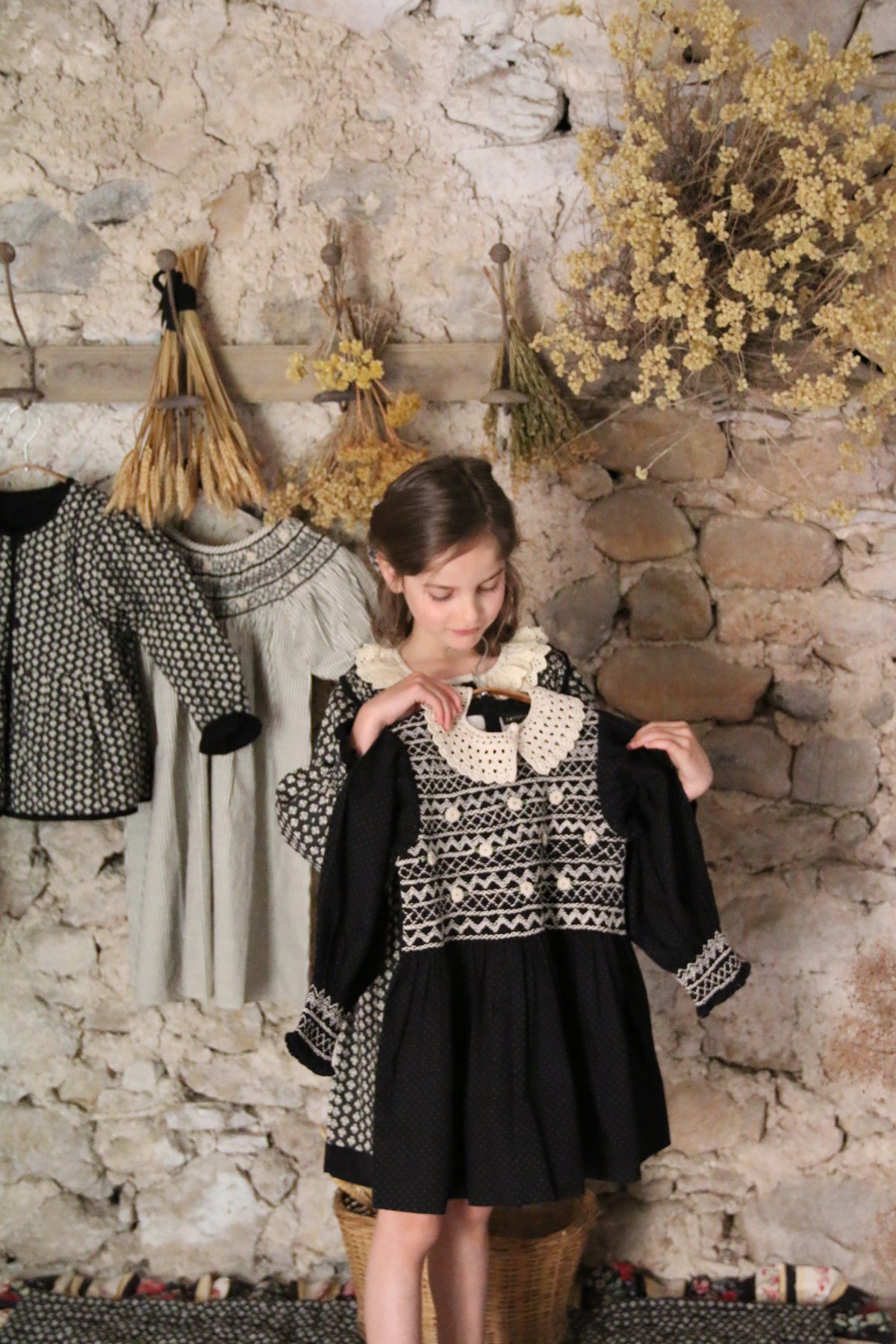 BONJOUR DIARY]【残りわずか！】HANDSMOCK BLOUSE WITH RE