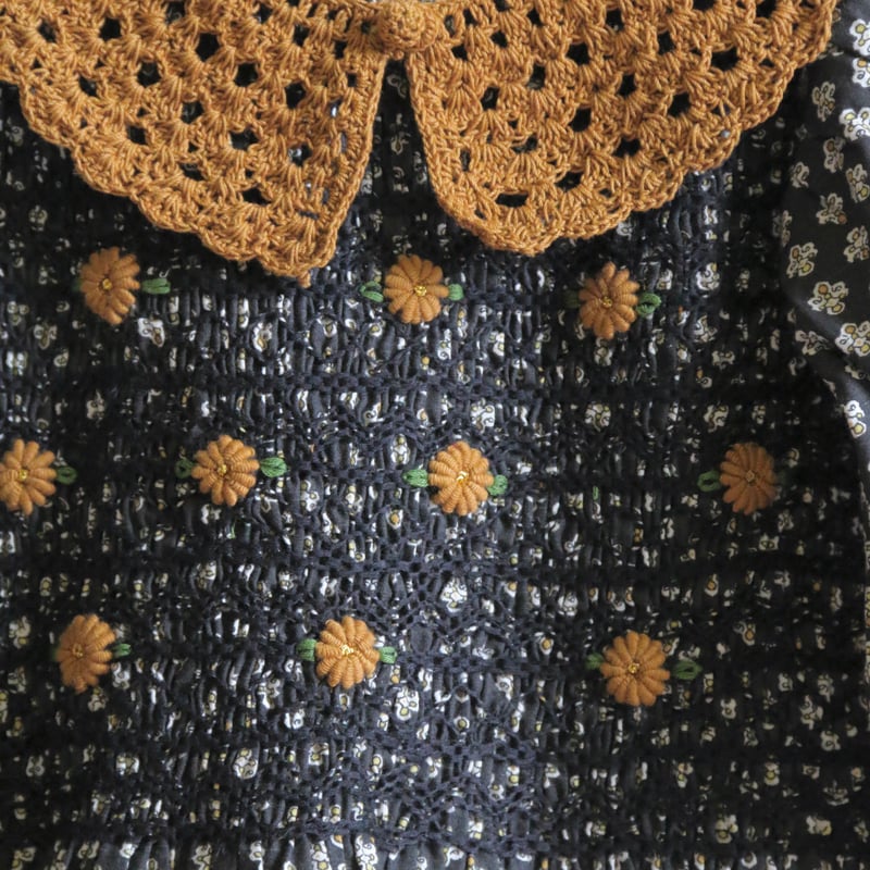 BONJOUR DIARY]【残りわずか】HANDSMOCK BLOUSE WITH REM