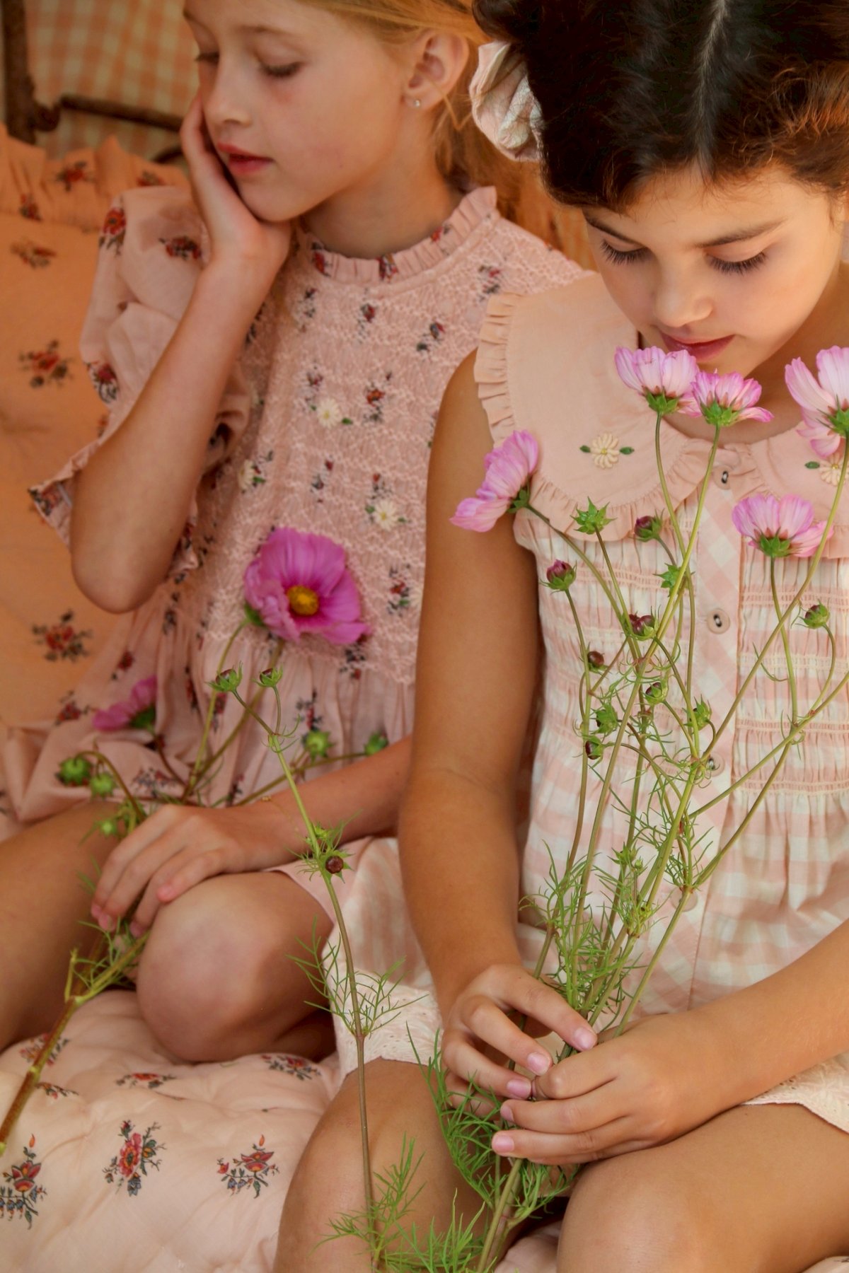 BONJOUR DIARY] Embroidered tunic + hair clip