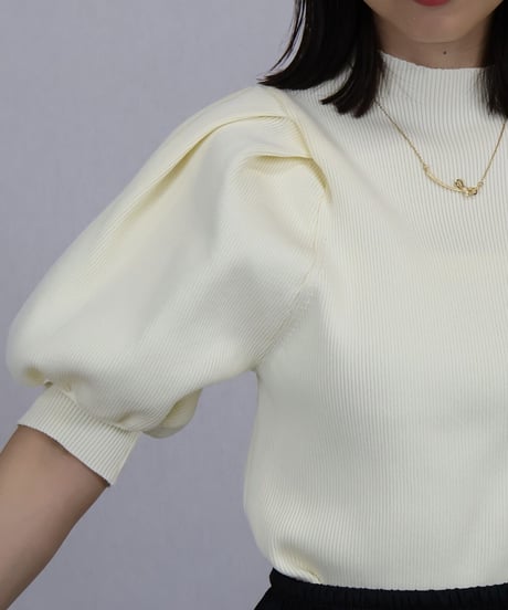 volume sleeve knit tops