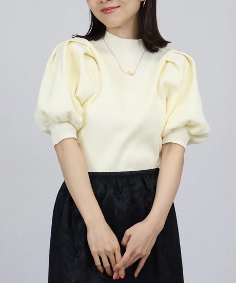 volume sleeve knit tops