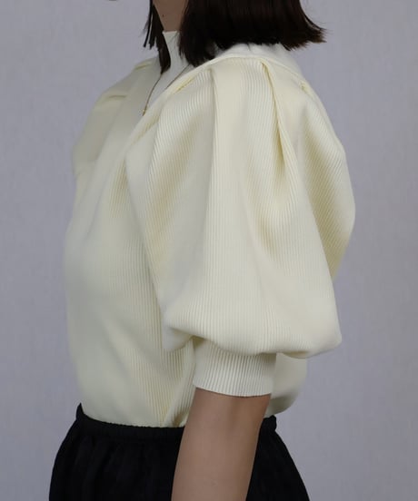 volume sleeve knit tops