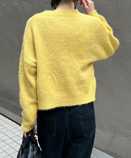 feather flower motif knit
