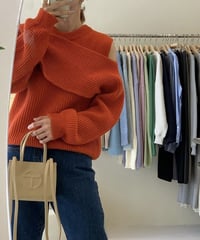 asymmetry open shoulder knit
