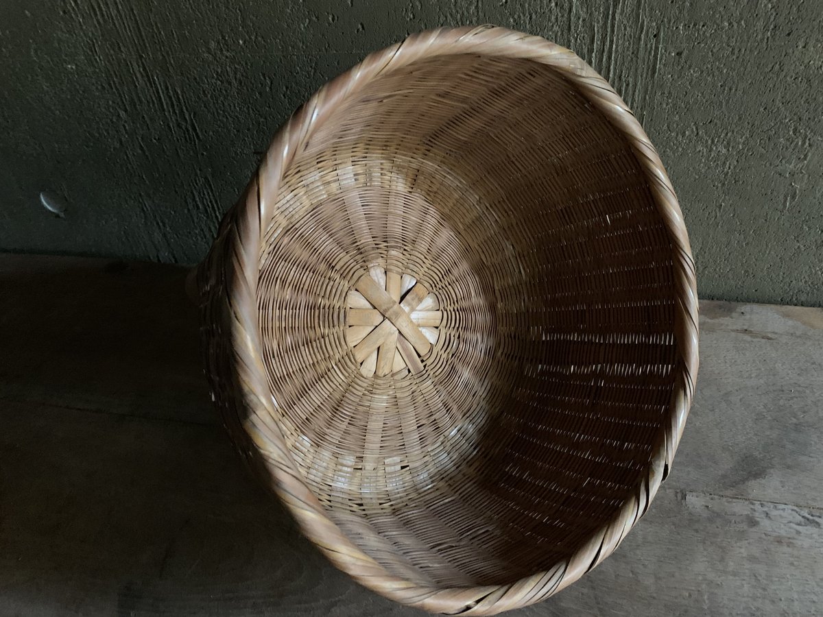 竹の脚付き籠（蓋付き）古道具 | chic and clan ; artless Life